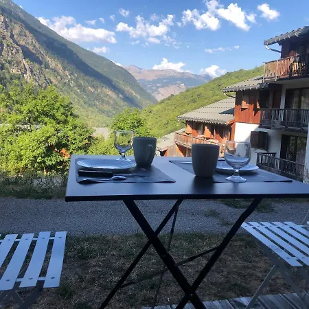 Bel En Avec Piscine Apartment *